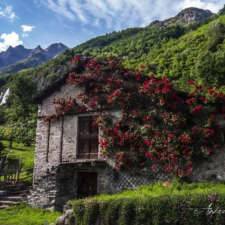 Cà Bregaglia - Per Vacanze Appartamento *